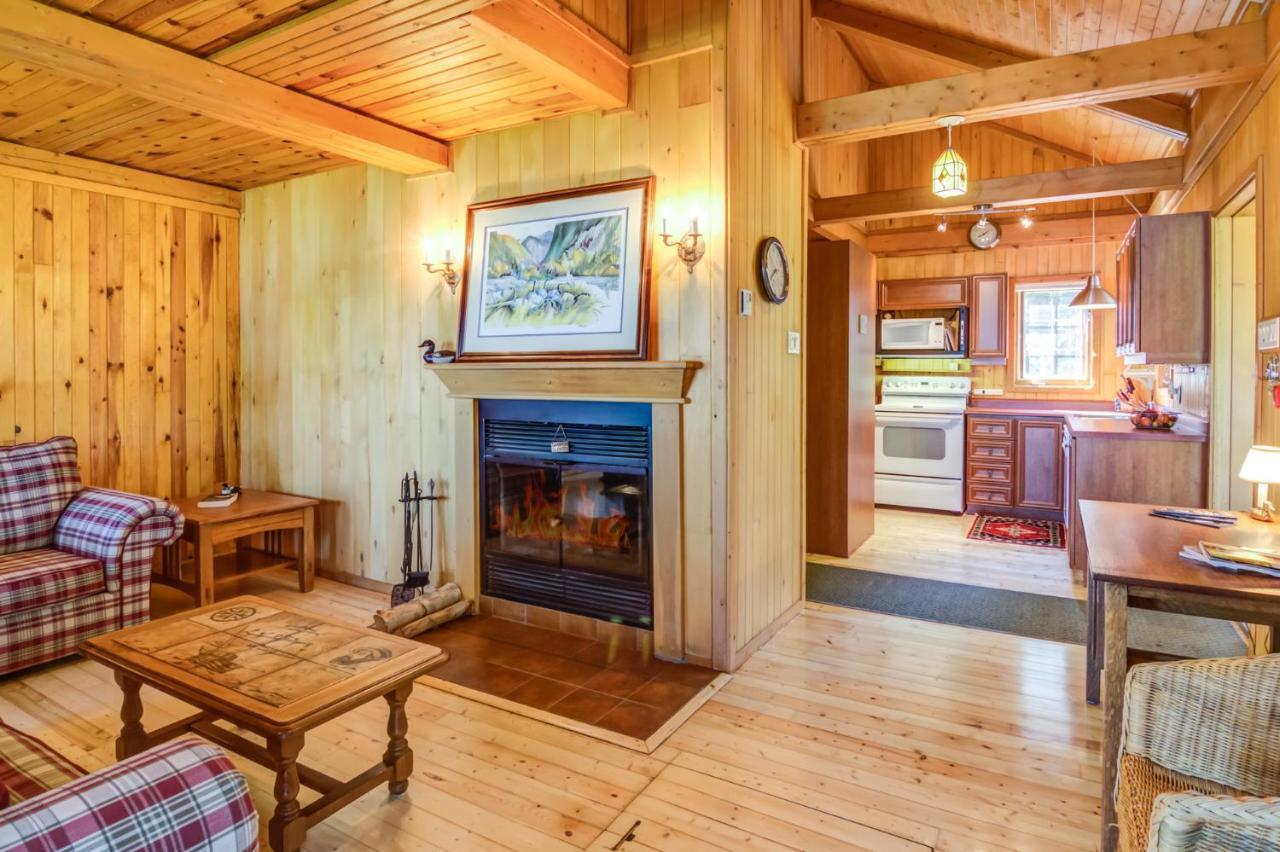 Villa Le Cent à Chicoutimi Extérieur photo