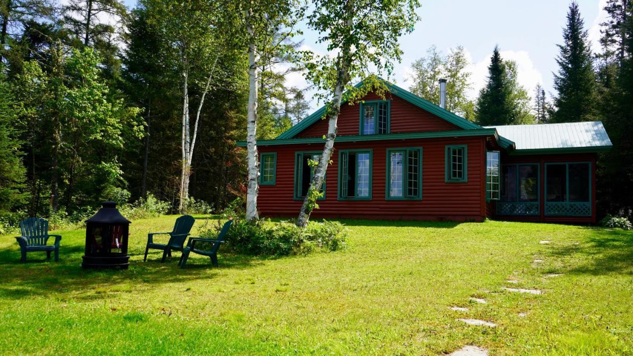 Villa Le Cent à Chicoutimi Extérieur photo