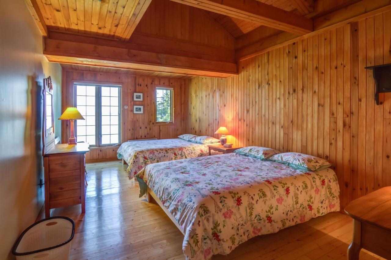 Villa Le Cent à Chicoutimi Extérieur photo